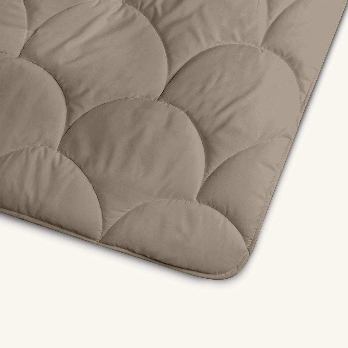 Eazzzy dekbed Taupe, close-up van de stof